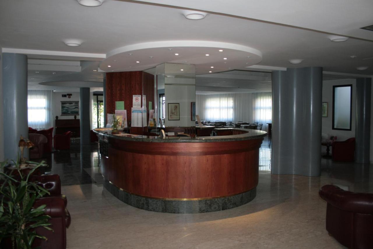 Hotel Risorgimento Chianciano Terme Buitenkant foto